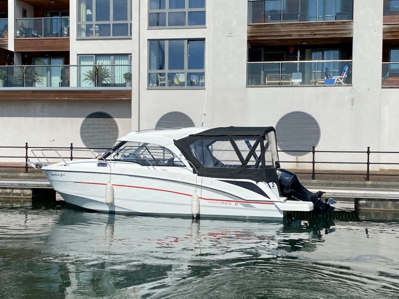 Beneteau Antares 8