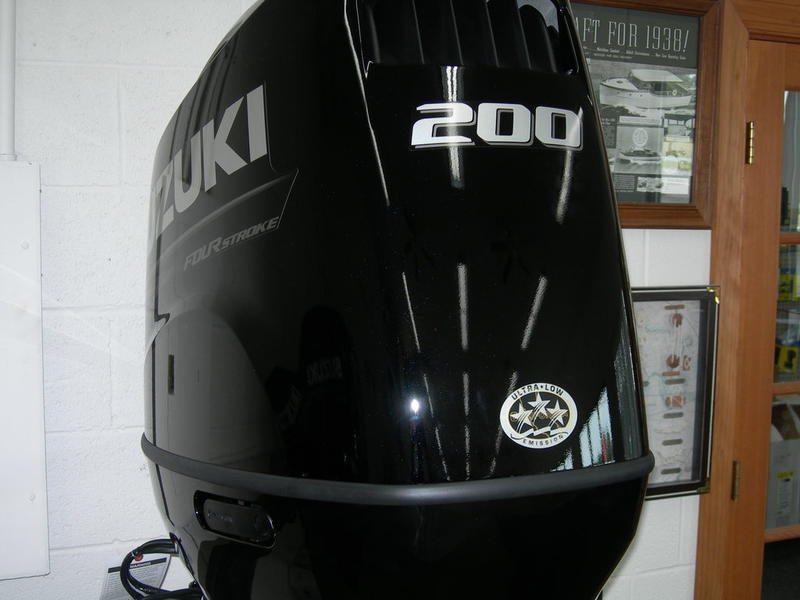 Suzuki Marine DF200 Outboard Engine
